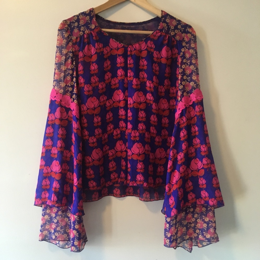Anna Sui mixed print bell sleeve top Fall 19 collection.